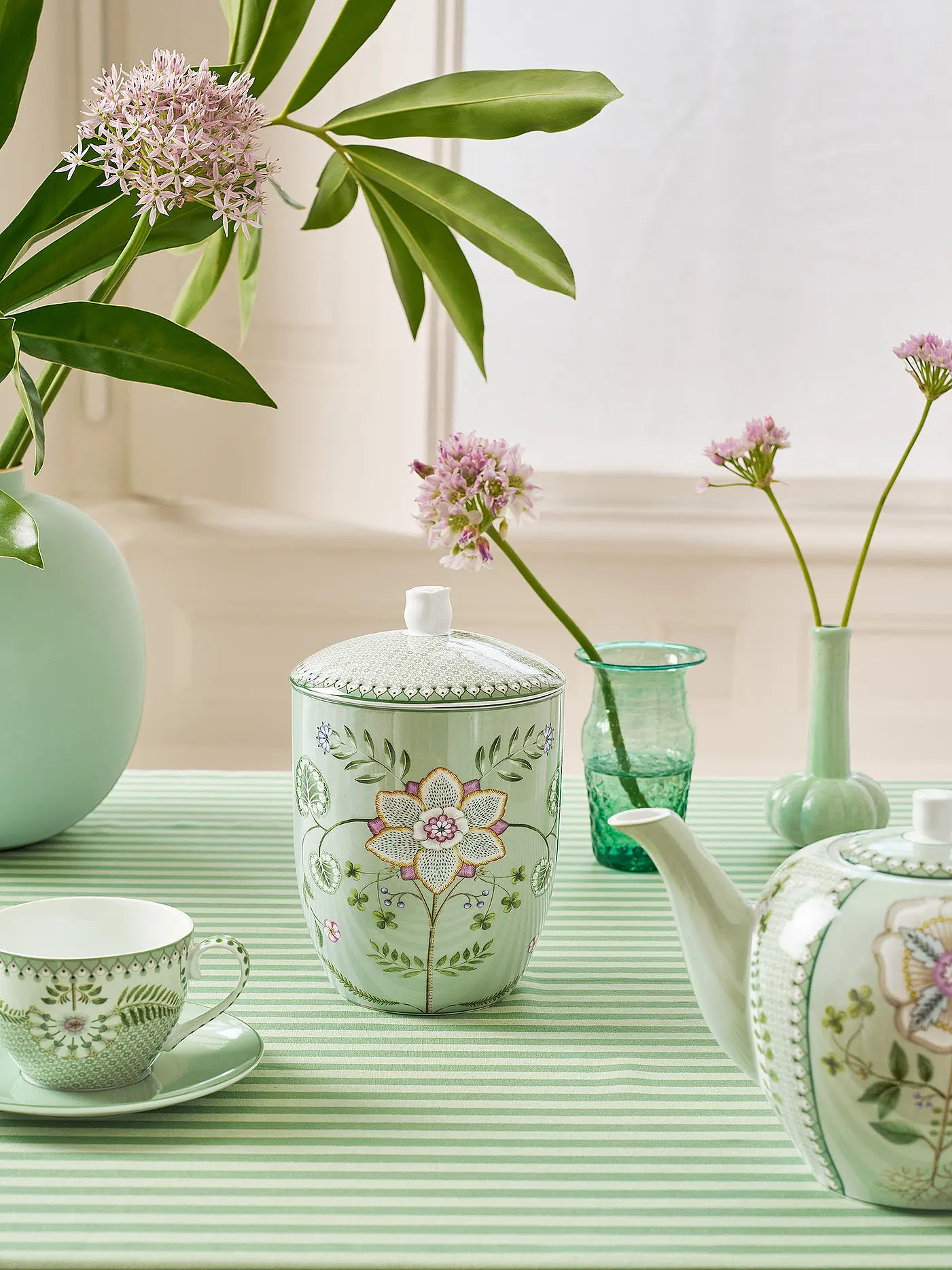 PIP STUDIO | Dose mit Deckel  LILY & LOTUS 1,5l Off White | hellgrün